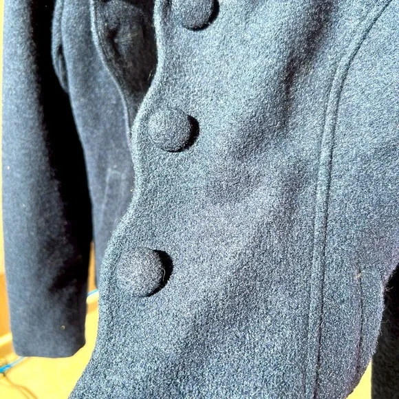 Beautiful Jackets - Picture 6 of 7